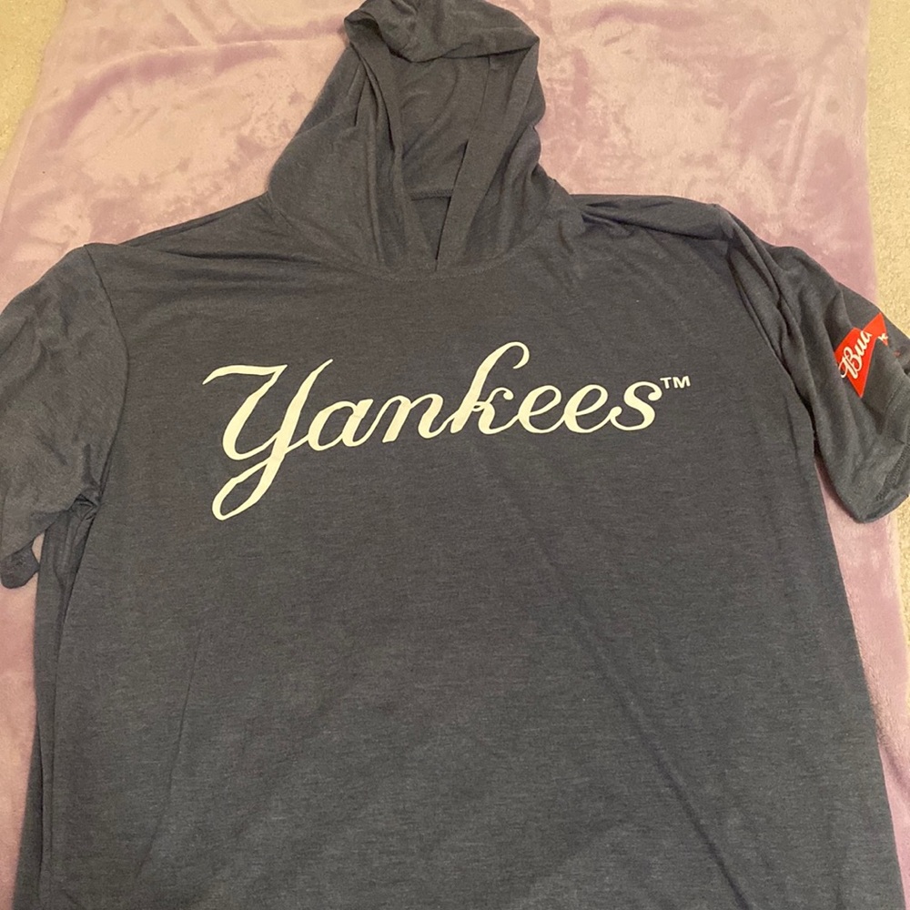 Budweiser Yankees Short-Sleeve Hoodie
